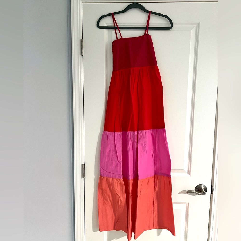 Loft outlet. Size XS. never worn. Adjustable straps.